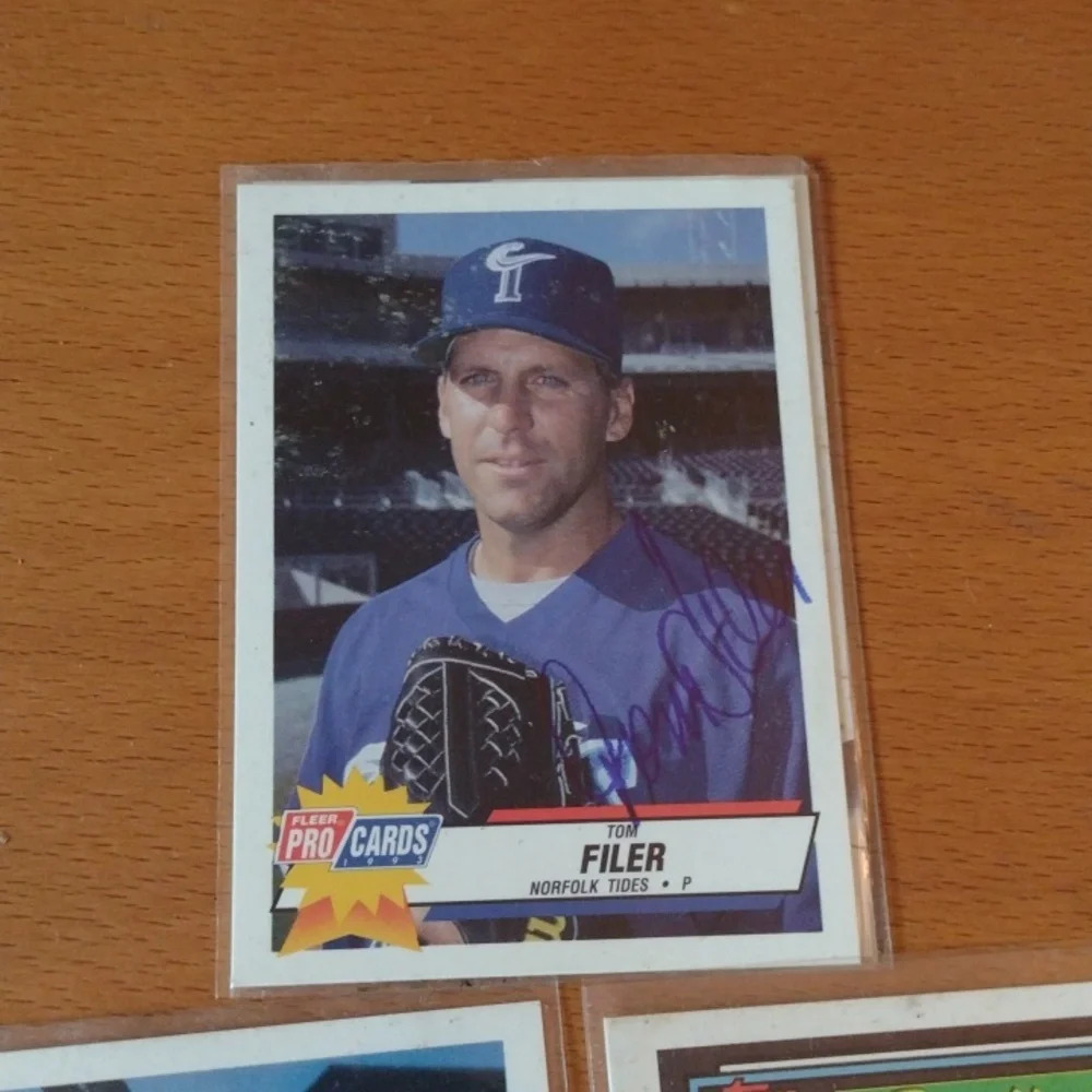 Autographed Rookie BB CARDS - Picture 5 of 5